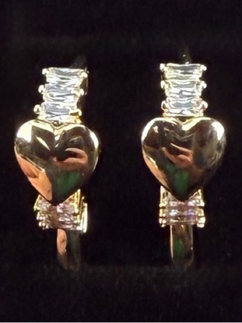 Stunning Light goldtone Bling Heart pierced Earrings